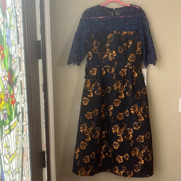 Kay Unger New York Floral Jacquard Lace Illusion Dress - Picture 8 of 16